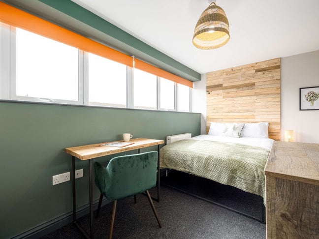 Ensuite Rooms Available 🏡 Sandy Lane Main Photo