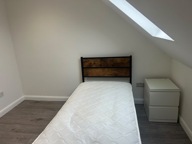 Single Room near town centre Main Photo