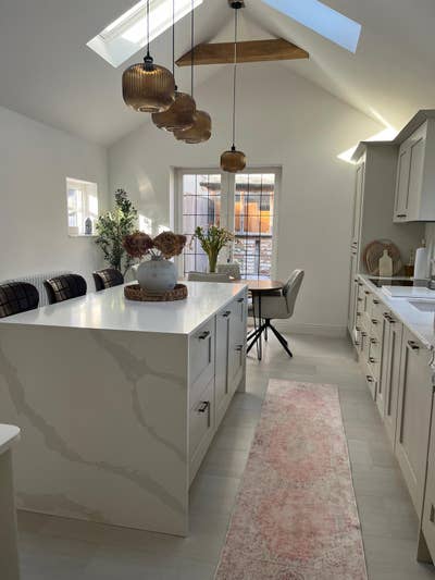 Double Room in Cute Cottage Near City and Uni Main Photo