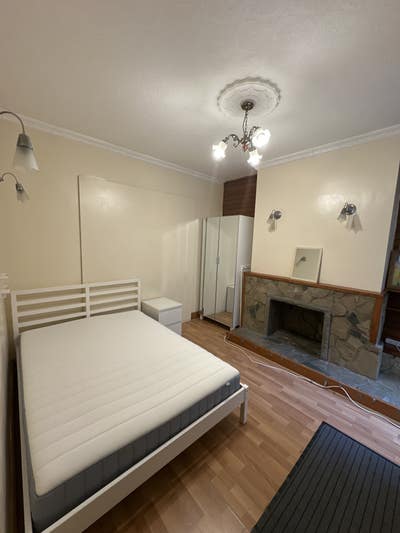 One room available now!  Main Photo