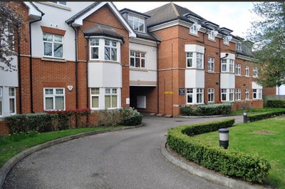 Ground-Floor Double Room with Private En-Suite Main Photo