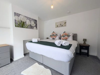 Spacious 3/4 Bedroom Home in Kingswood Main Photo
