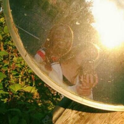 25 y/old f seeking accomodation in London Main Photo