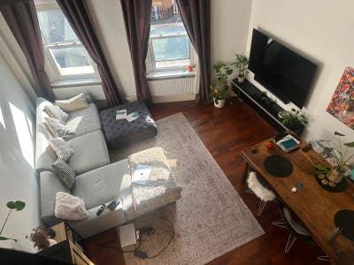 Room in a characterful Bermondsey duplex Main Photo