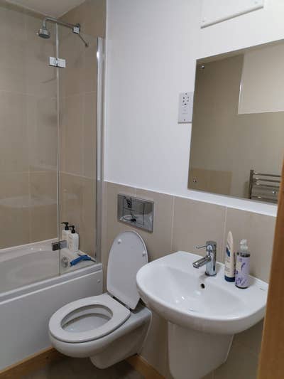 Double bedroom fully furnished 1 minute Basildon  Main Photo