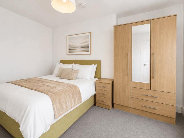 Attractive three-bedroom top floor flat in Cotham  Main Photo