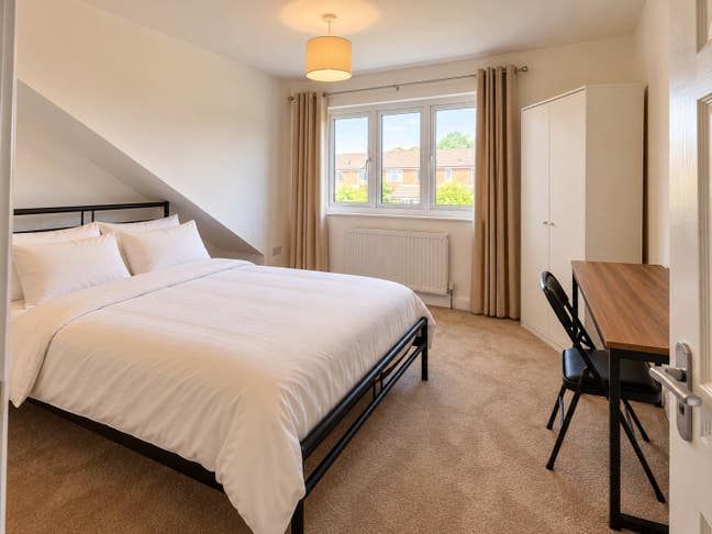 New double rooms, Elizabeth Line 5 mins walk Main Photo