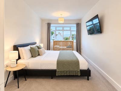 Beautifully presented three-bedroom bungalow  Main Photo