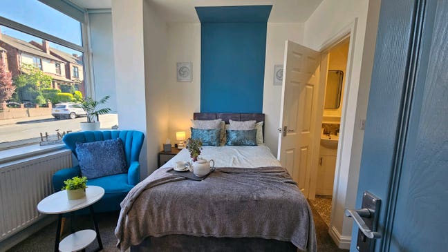 Modern Double Room (all bills included) Main Photo