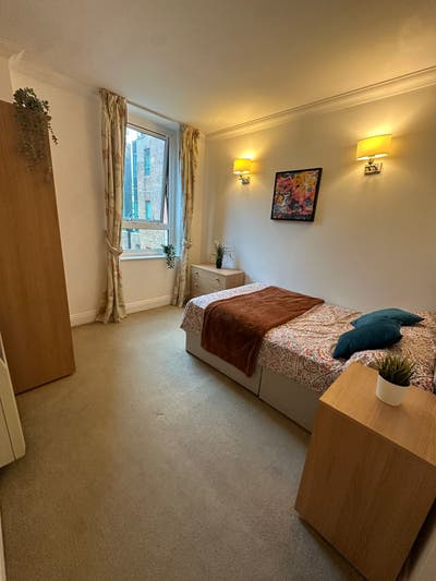 Cosy Room in Crossharbour| From 2nd Nov - Bills in Main Photo