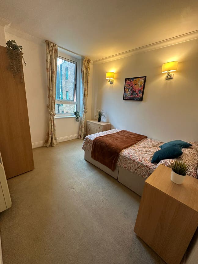 Cosy Room in Crossharbour| From 2nd Nov - Bills in Main Photo