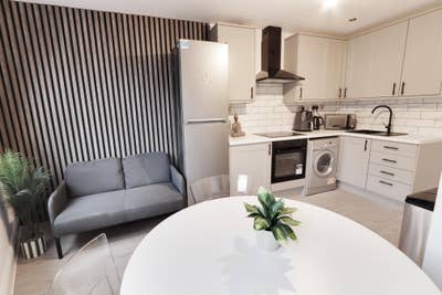 Double Room(ZoNE1&2) 2Min Walk from Hoxton Station Main Photo