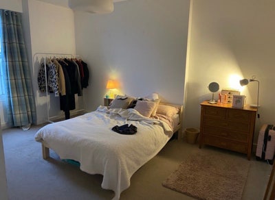 Lovely double room just off Whiteladies! Main Photo