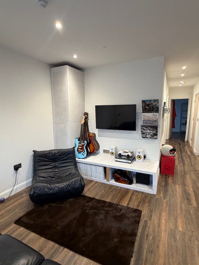 Large double room to rent - &pound;700 Newquay  Main Photo