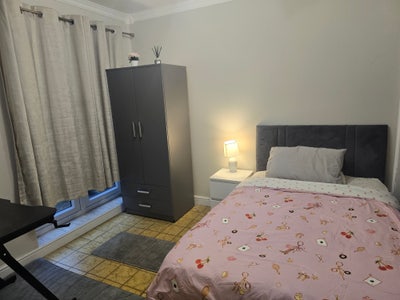Amazing room to let in CV4 Main Photo