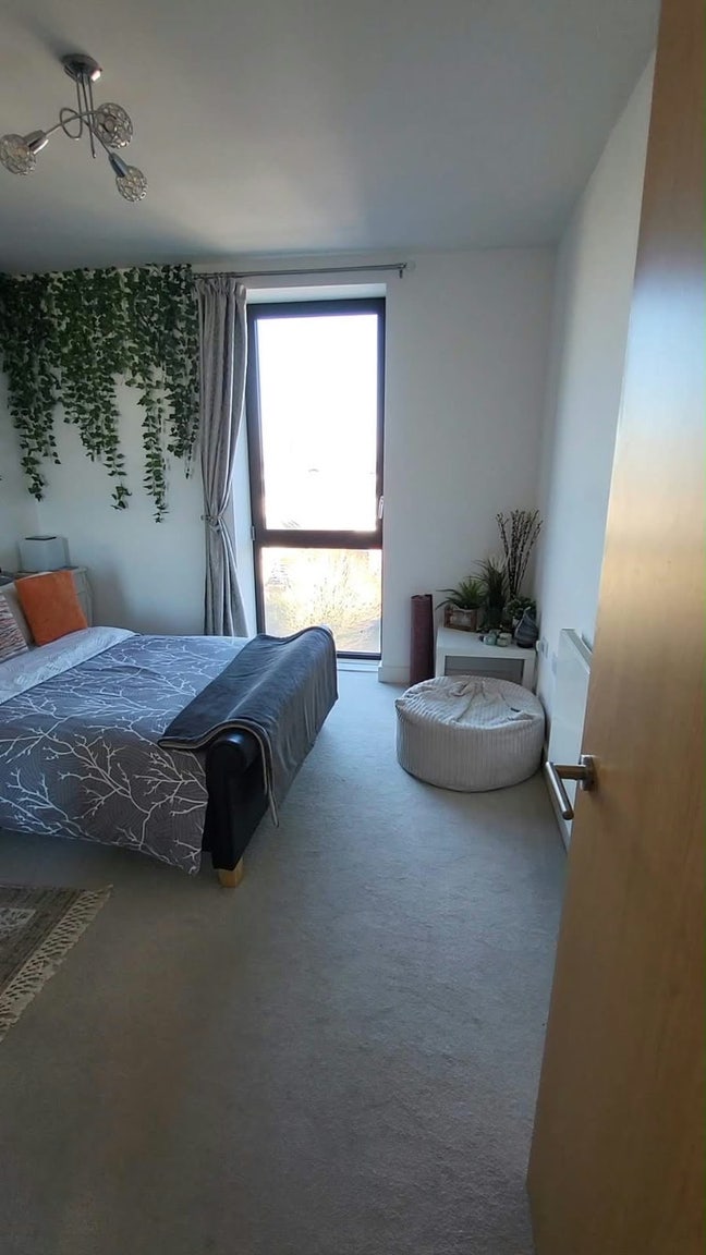 Double en suite room in 2 bed in Poplar  Main Photo