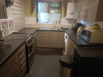 Single room available in quiet property  Main Photo