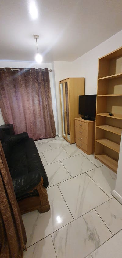 Room  Main Photo