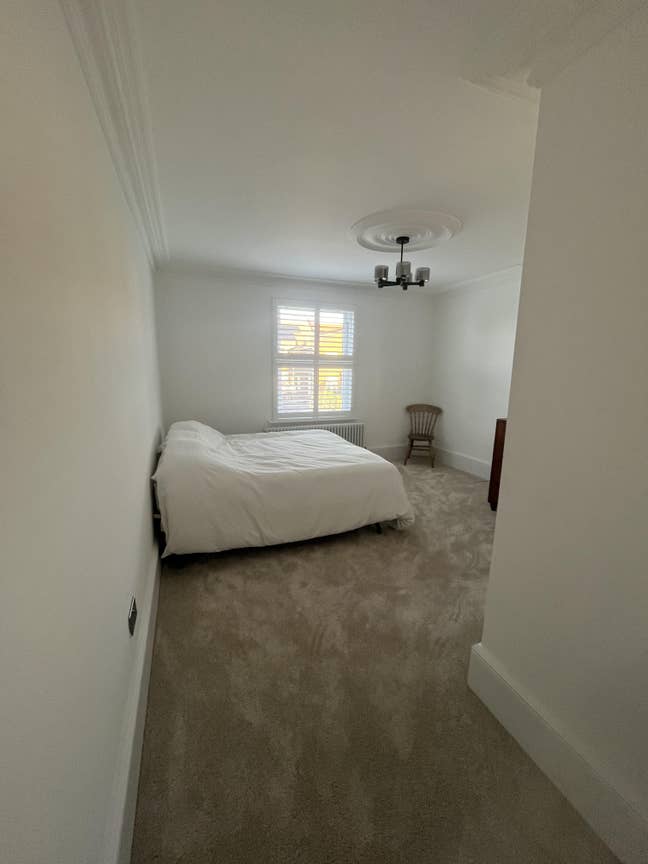 Master bedroom with en-suite in Kensal Rise Main Photo