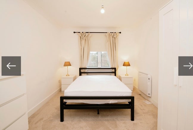 Double Room with Private Bathroom & Parking  Main Photo
