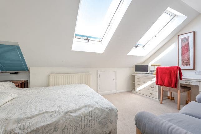 Double ensuite bedroom for single professional  Main Photo