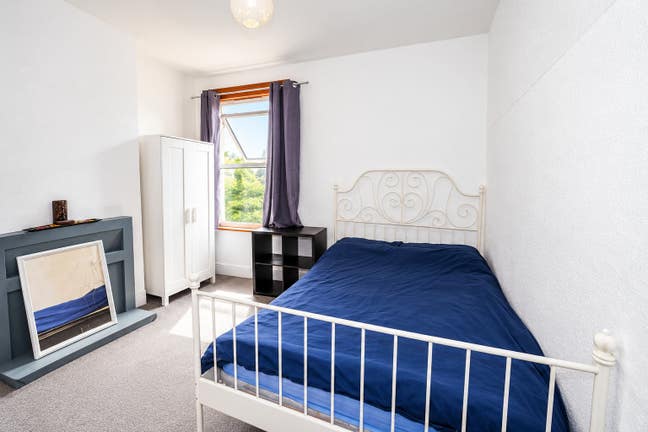 Comfy Double Room with garden access - Plaistow Main Photo