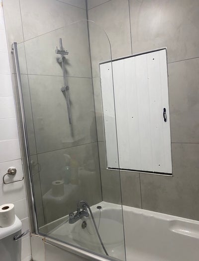 Self contained studio with own kitchen & bathroom, Main Photo