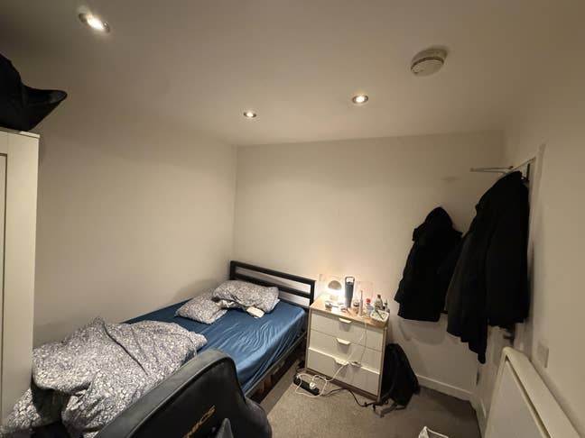 Double Room Available in 5 Bed House Share Main Photo