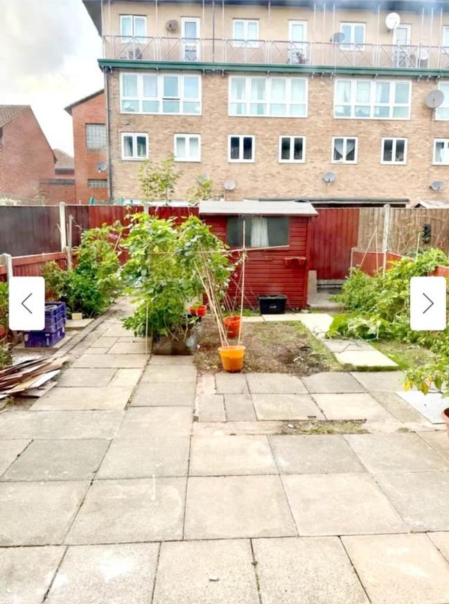 Newly Refurbished 2-Bed Maisonette in Clayhall, IG Main Photo