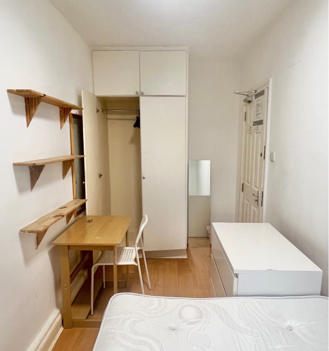 Cosy Single Room - Bills Included - 7 mins to Tube Main Photo