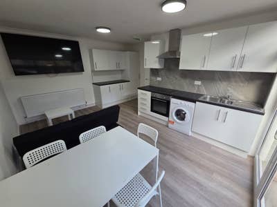 Two ensuite rooms same house in Brick lane !! Main Photo