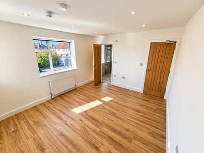 Newly refurbished en-suite rooms to rent Main Photo