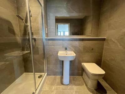 Double Ensuite Room Available for Short Let Main Photo