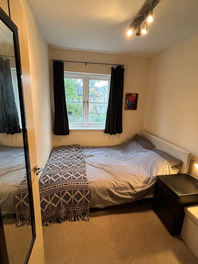 Cozy double bedroom 2 mins to Clapham South St Main Photo