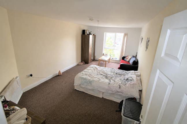 **Bright Massive Room for Double Occupancy** Main Photo