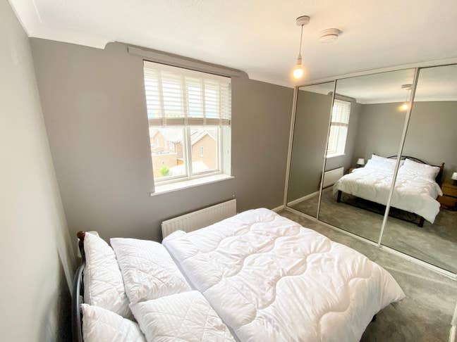 🛋️ Double Room with Huge Living Room – E14 ⚡ Main Photo