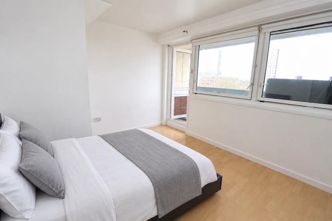 🔥 2 Rooms|Near Shadwell Station|High Demand! 🔥  Main Photo