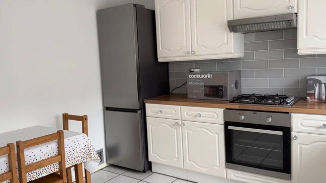 Furnished rooms to rent in a clean home  Main Photo