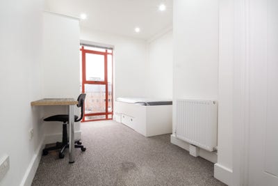 Room To rent in Reading Main Photo