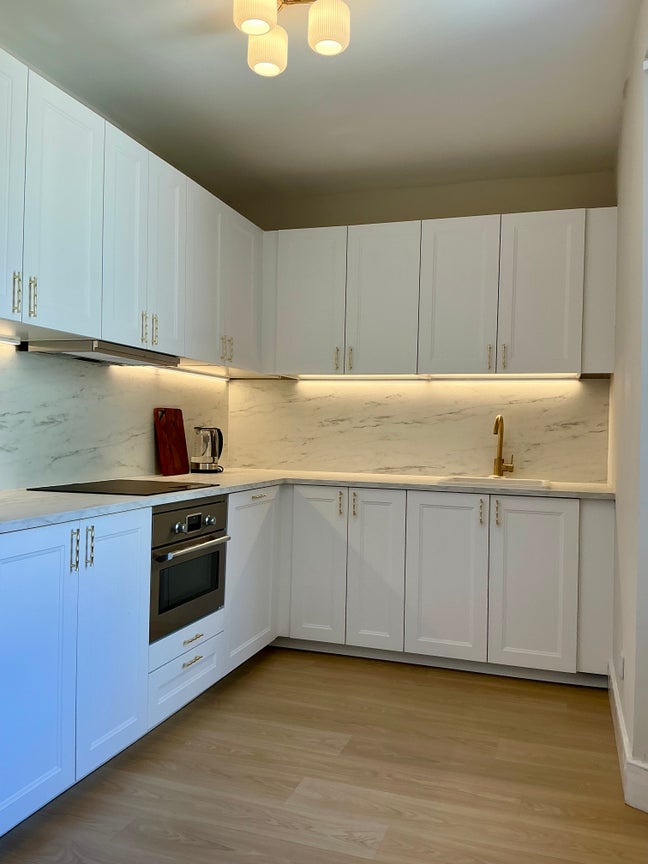 Bright & Modern Refurbished flat in Old Town Main Photo