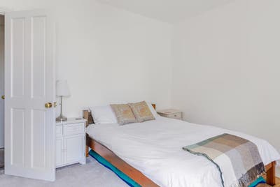 Double ensuite in peaceful home Main Photo