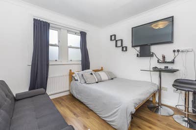 Beautiful Double Studio Earls Court (Inc. Bills) Main Photo