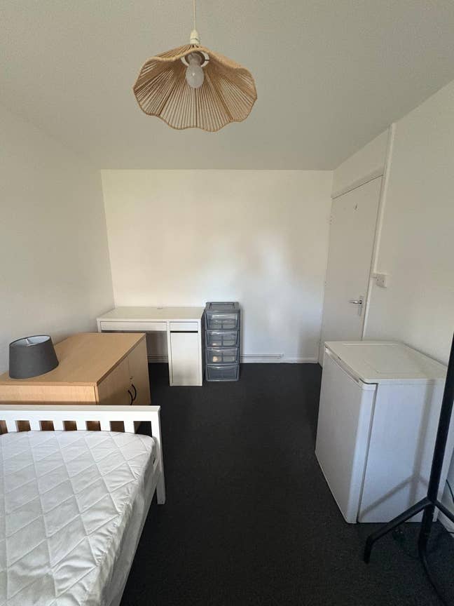 Single Room  Main Photo
