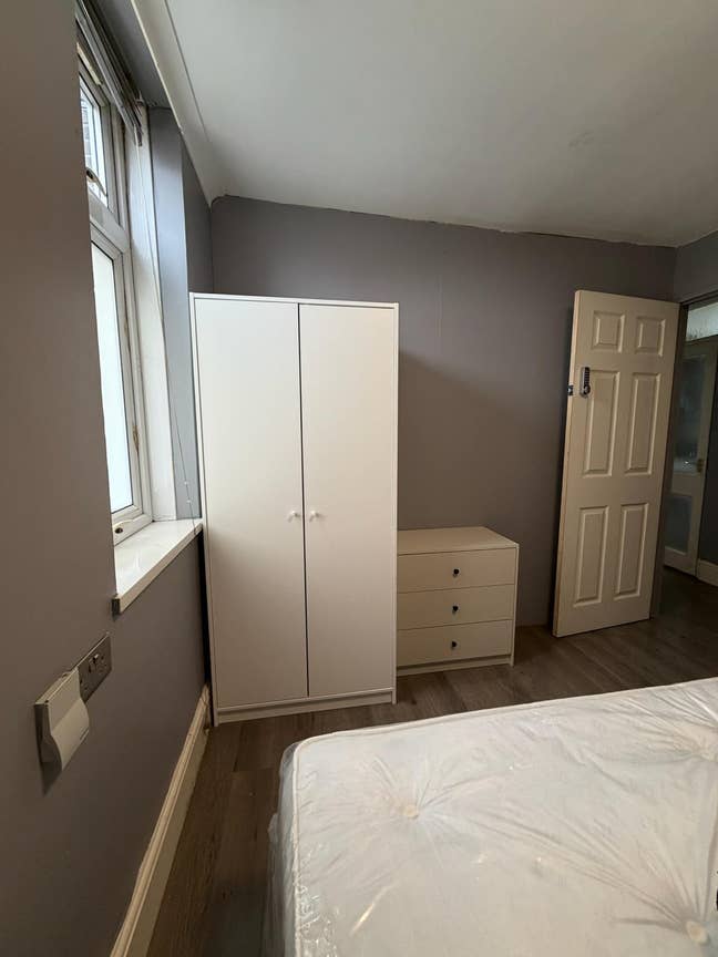 Room in London , Northolt UB5 6ES Main Photo
