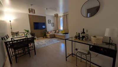 Double bed available in a 2 bedroom flat. Main Photo