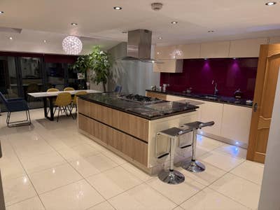 Room to rent in a Luxury Property Main Photo