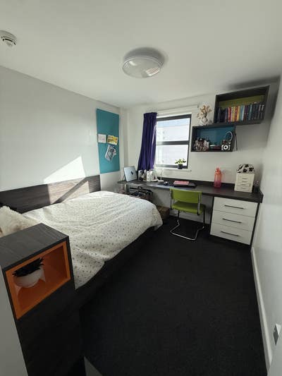 Extra Large High Double En-Suite  Main Photo