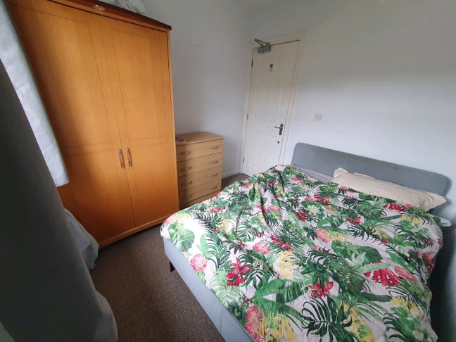 We are looking for a house mate Main Photo