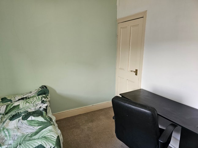 Double room in Sheffield with in Live in Landlordo Main Photo
