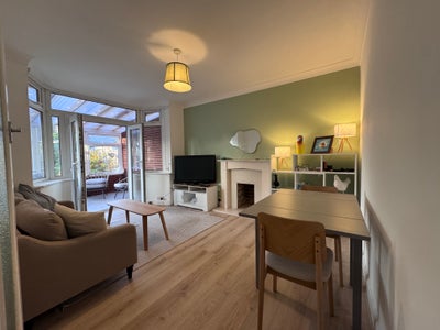 2 Double rooms available in bungalow  Main Photo